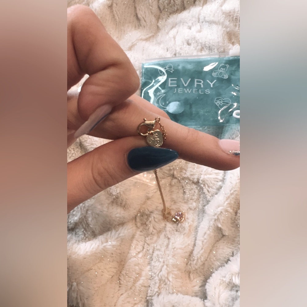 ✨NWT Evry Jewels cupid necklace✨ - Picture 5 of 6